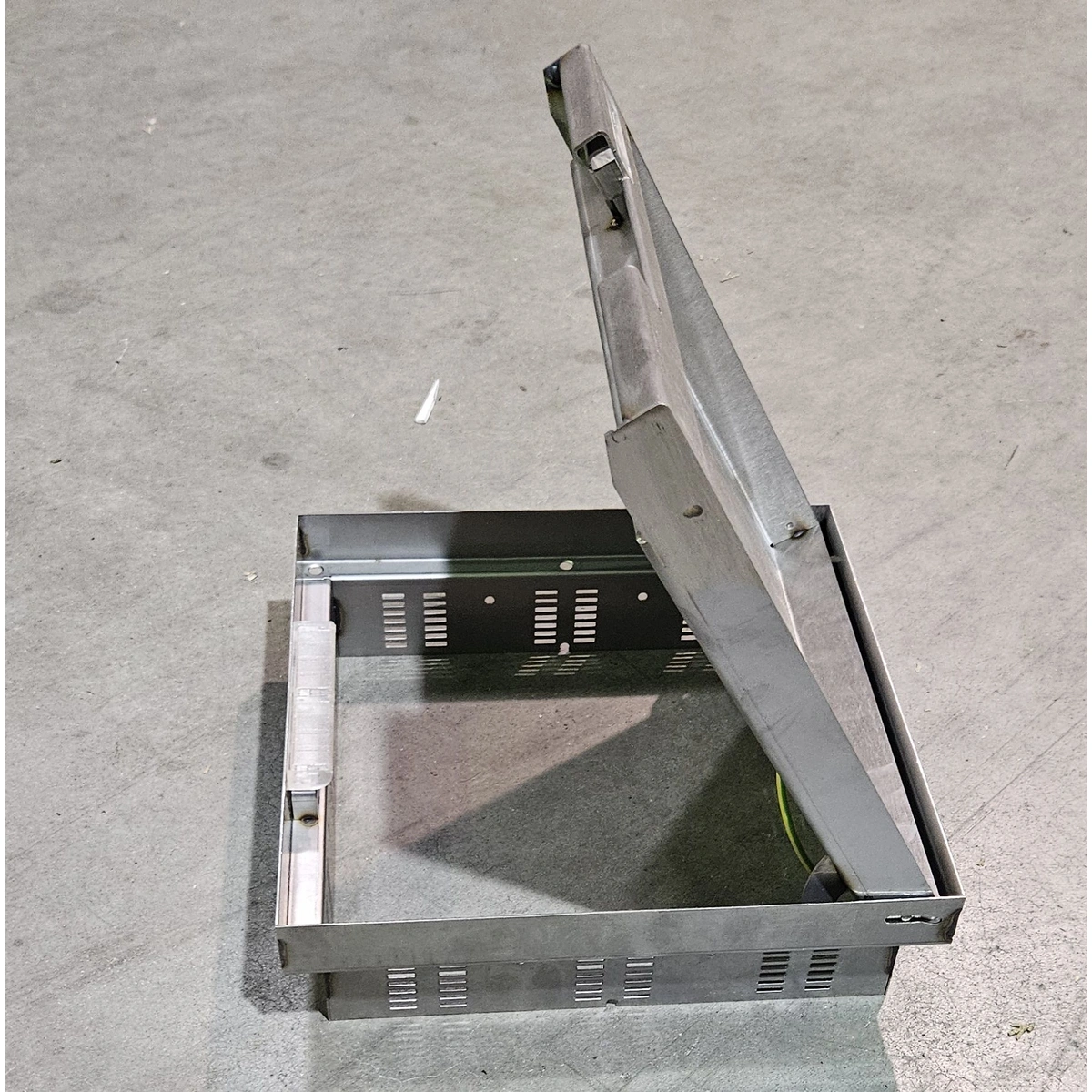 Pokrywa podłogowa pod płytki ze stali nierdzewnej INOXVPC 25