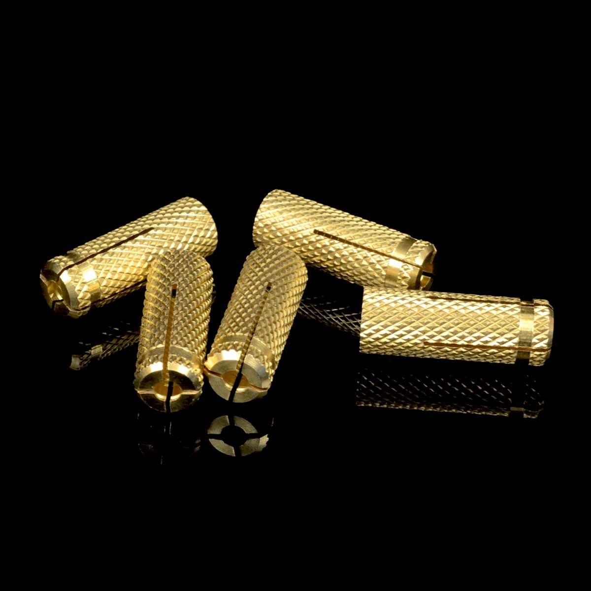 KKZM  8 XX - kotwa mosiężna (100 szt.)